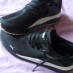 Puma Sneakers!